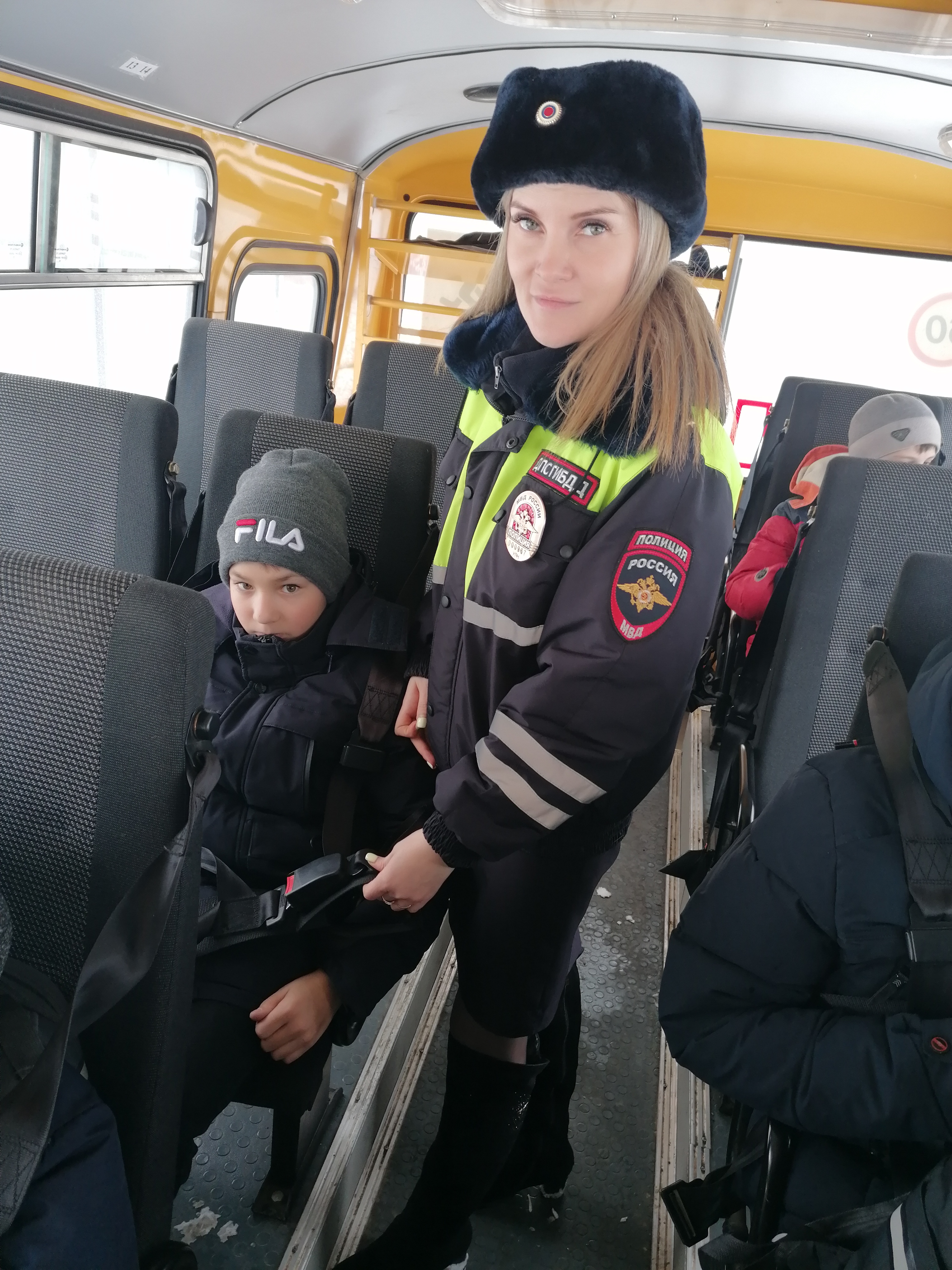 Сотрудники Госавтоинспекции и юные инспекторы организовали областной «Урок дорожной безопасности в школьных автобусах».