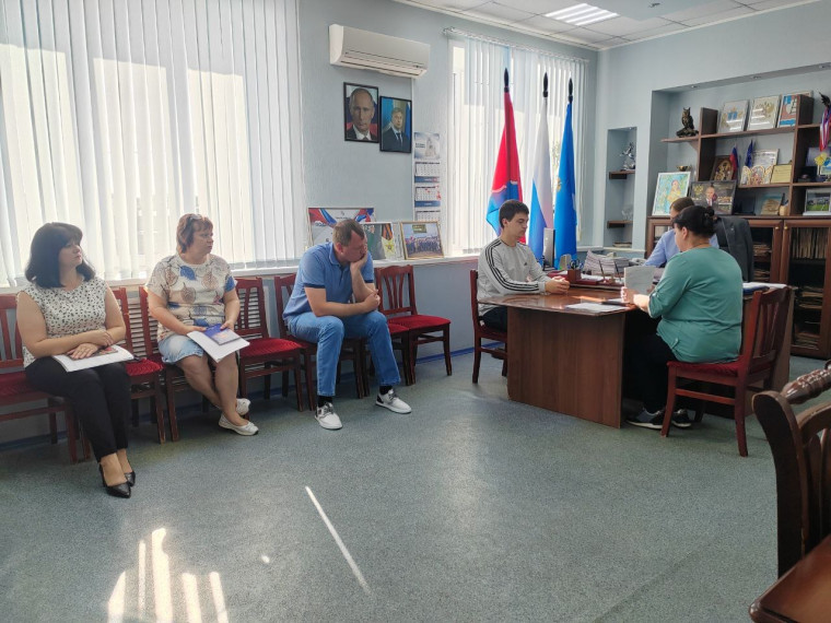 Глава провел личный приём. Глава провел личный приём.